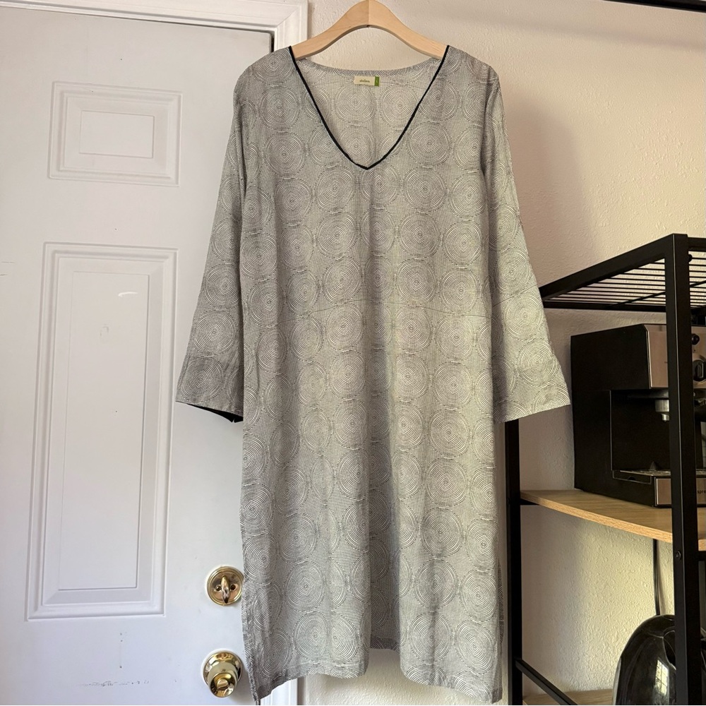 DOLMA black‎ and white dot print v-neck long sleeve tunic midi dress